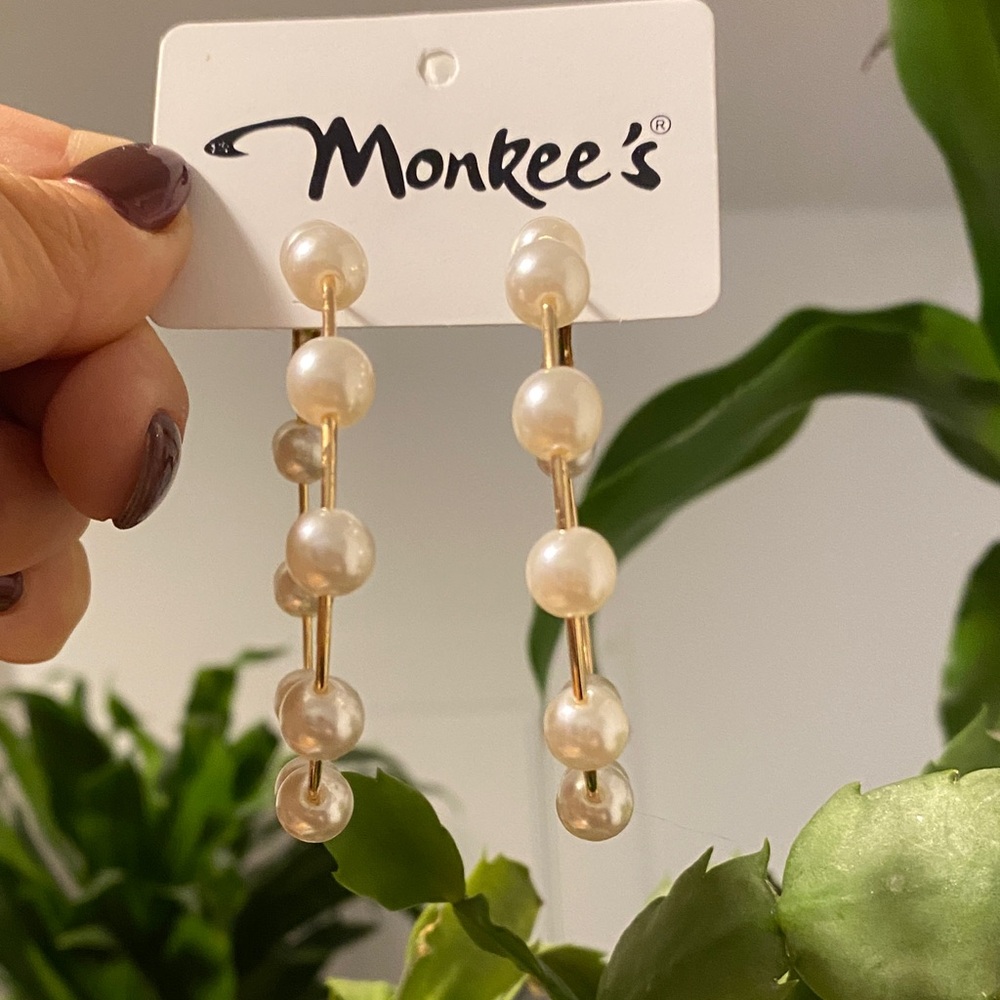 Gold and Cream Pearl Earrings